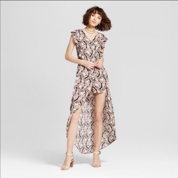 Walkthrough Brocade Floral Ruffle Romper Jumpsuit - Picture 3 of 5